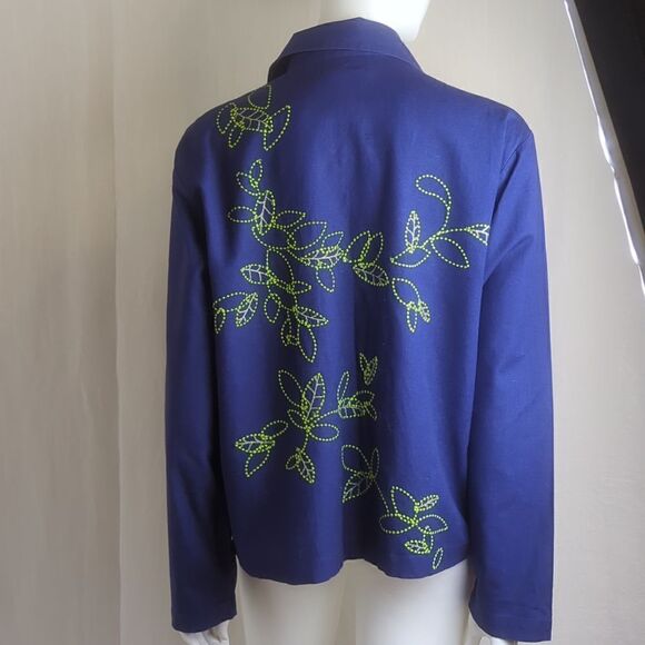 Coldwater Creek Navy Short with Lime Green Embroidery Size M - Picture 4 of 6